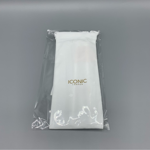 Iconic London Makeup Brushes - Picture 3 of 3